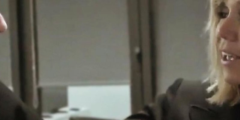 Brigitte Macron s'agace contre Anne-Elisabeth Lemoine - Une comparaison passe dans C à Vous (vidéo)