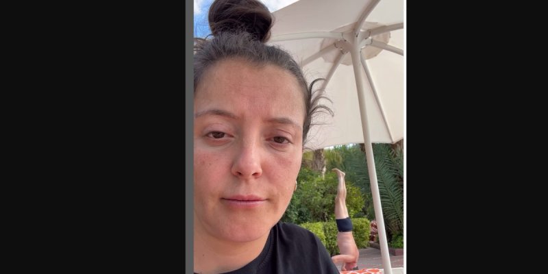 Camille Lellouche récupère après une nuit cauchemardesque au Maroc