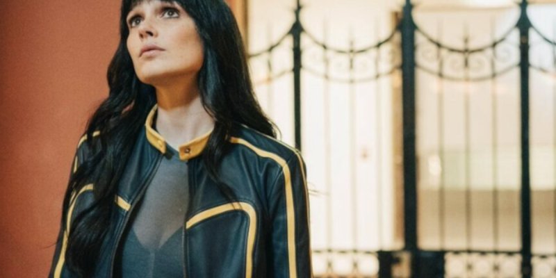 Camille Lou sur TF1 dans « Cat's Eyes » : qui est son compagnon ?