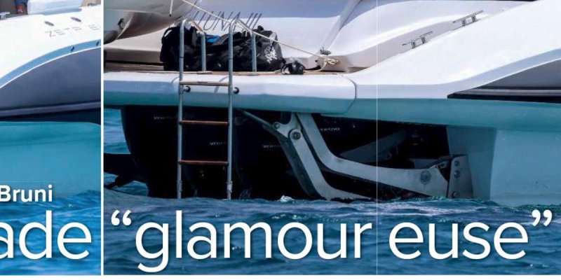 Carla Bruni et Nicolas Sarkozy sous escorte policière chez Christian Clavier à Formentera