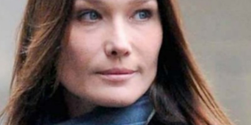 Carla Bruni-Sarkozy : L'été de tous les malheurs