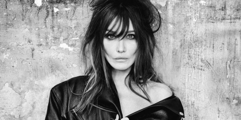Carla Bruni : Un touchant message pour Giulia, une fête familiale célébrée