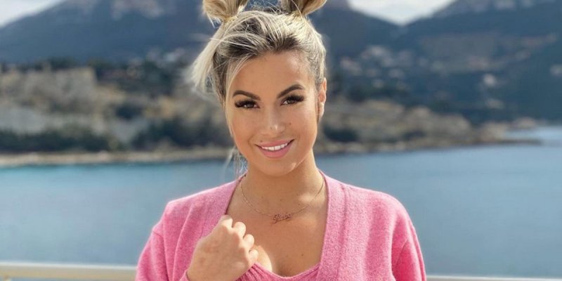 Carla Moreau, déconnectée de la réalité, manipulation, révélation sur sa « sorcière »