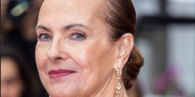 Carole Bouquet : Un mois d'été 100% famille à Pantelleria en Italie
