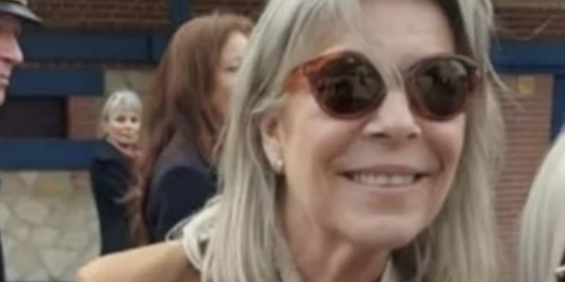 Caroline de Monaco aux Ardennes, tendre geste face à une fille en pleurs