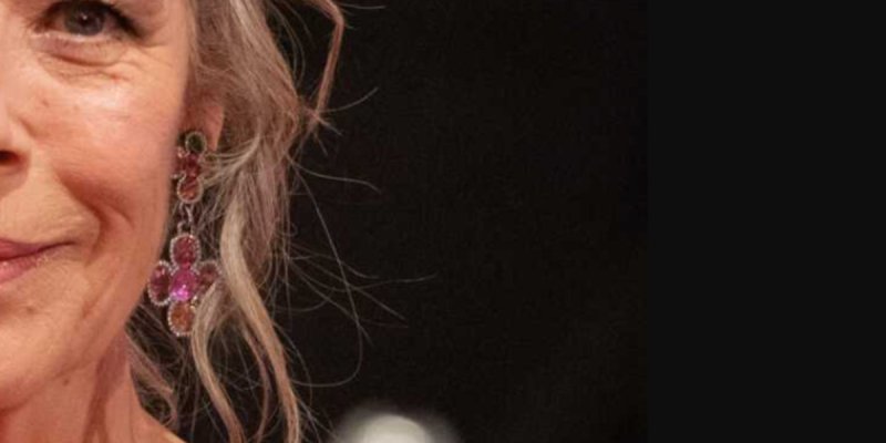 Charlotte Casiraghi et Caroline de Monaco dépouillées par Karl Lagerfeld, endetté jusqu'au cou ?