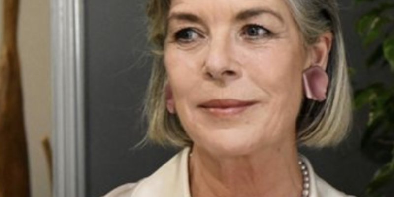 Caroline de Monaco : Hommage étincelant à Karl Lagerfeld avec un bouquet de diamants !