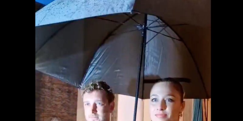 Caroline de Monaco malaise au gala Dior - Beatrice Borromeo a perdu ses boucles d'oreilles (vidéo)