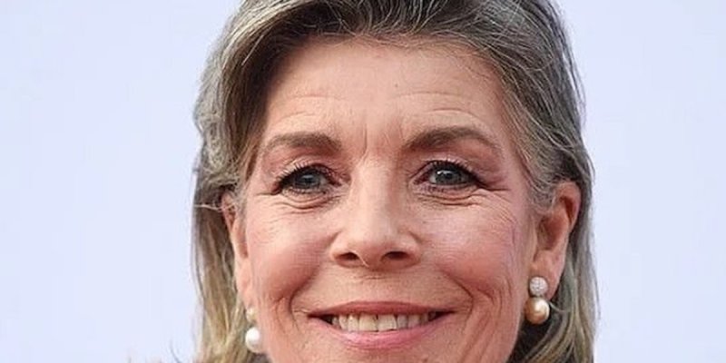 Caroline de Monaco rassurée pour Charlène tirée d'affaires après une intervention, cap sur Zurs avec Charlotte Casiraghi