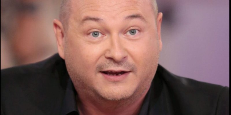« Il sait que sa carrière est morte », Cauet au plus mal après sa mise en examen