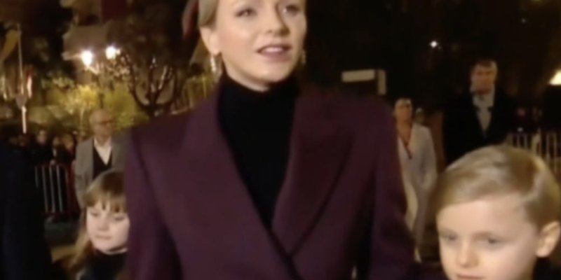 Charlène, Albert de Monaco et les jumeaux illuminent la fête de sainte Dévote