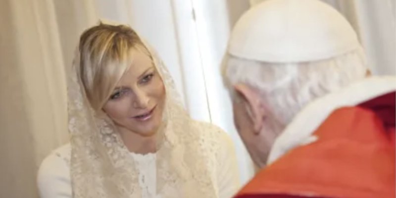 Charlène de Monaco, quel est le « privilège du blanc » accordé par le Pape ?