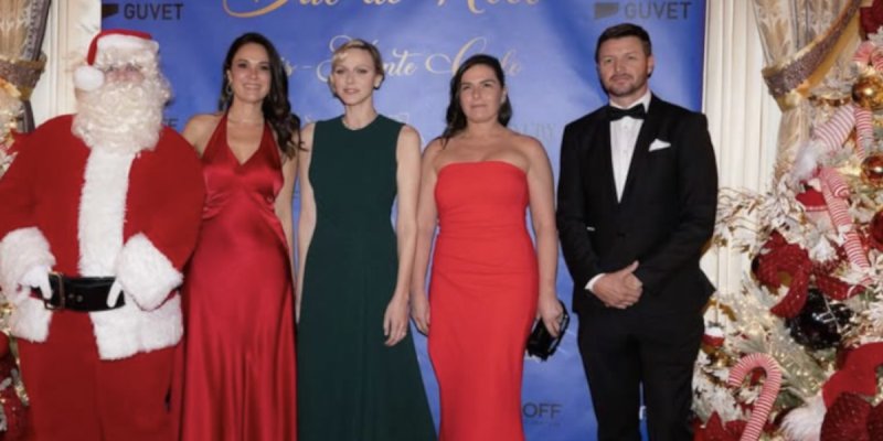 Charlène de Monaco resplendit en vert sapin au Bal de Noël