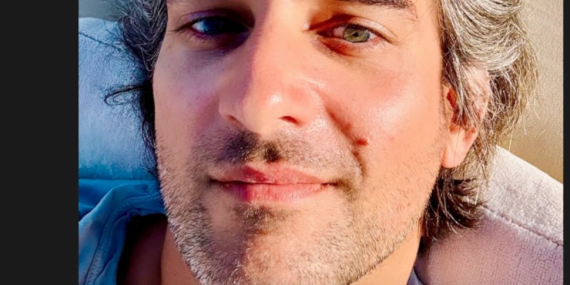 Dimitri Rassam en vacances avec Charlotte Casiraghi sur Pacha III, le Yacht de Caroline de Monaco ?