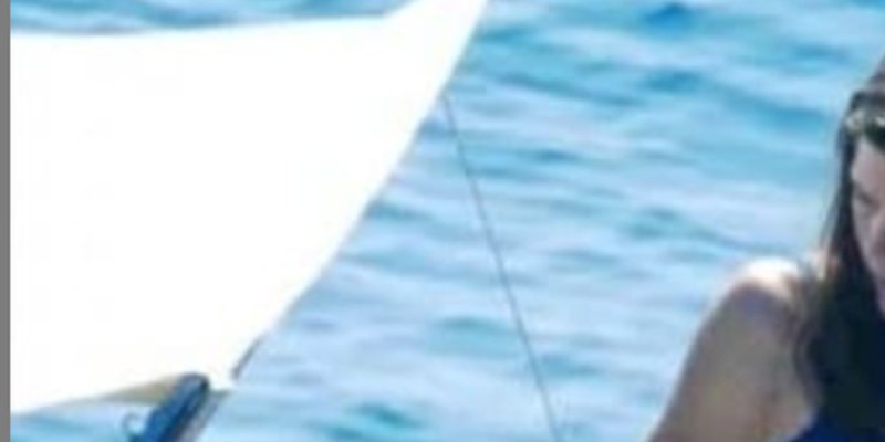 Charlotte Casiraghi et Dimitri Rassam, en Corse avec Caroline de Monaco, Charlène ignorée (photo)