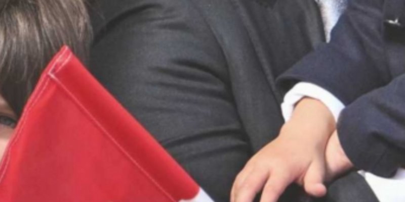 La grossesse de Charlotte Casiraghi met à mal Gad Elmaleh - la raison de sa colère