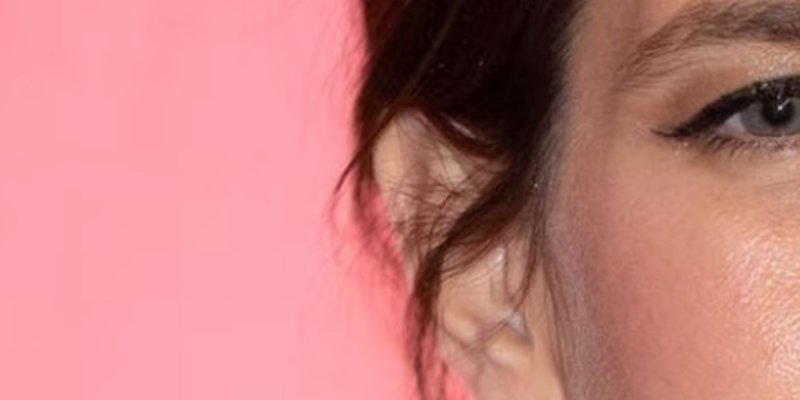 Charlotte Casiraghi sous la surveillance secrète de Jazmin Grace au Bal de la Rose : un élément révélateur (vidéo)