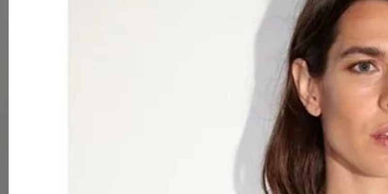 Charlotte Casiraghi transformée à la fashion week, le secret de sa minceur révélé