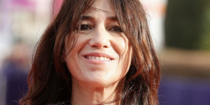 Charlotte Gainsbourg : Escapade solitaire à 7 millions d'euros en Provence !