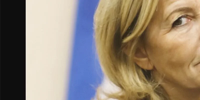 Claire Chazal aux côtés de Patrick Poivre d'Arvor suite au décès de Véronique des suites d'un cancer