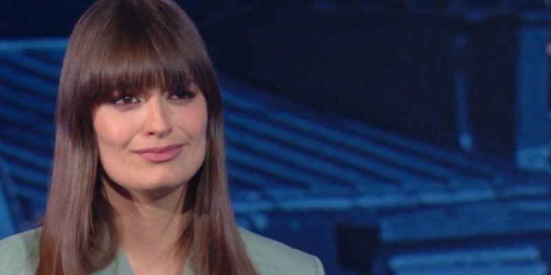 Clara Luciani, 28 ème anniversaire, l'étonnant message de François Hollande