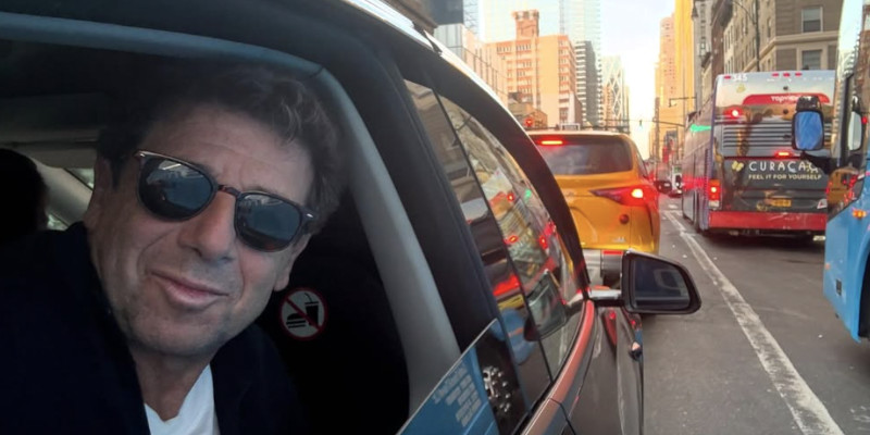 Clémence effacée ? Patrick Bruel entretient le mystère à New York