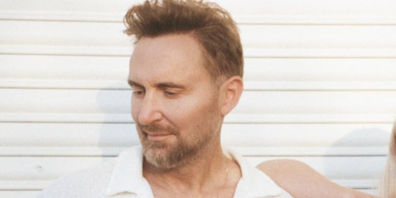 David Guetta : vacances en famille et visage transformé ?