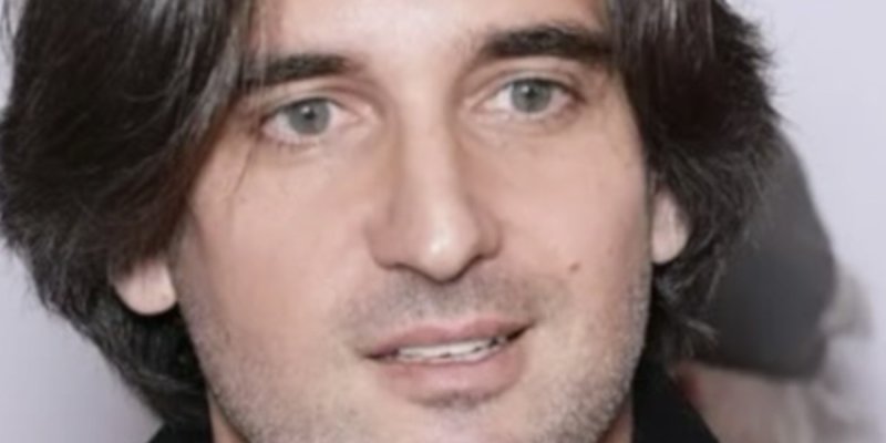 Dimitri Rassam à Pantelleria : ses vacances après son divorce avec Charlotte Casiraghi