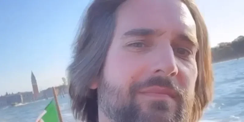 Dimitri Rassam, son lien avec Raphaël, le fils de Charlotte Casiraghi et Gad Elmaleh
