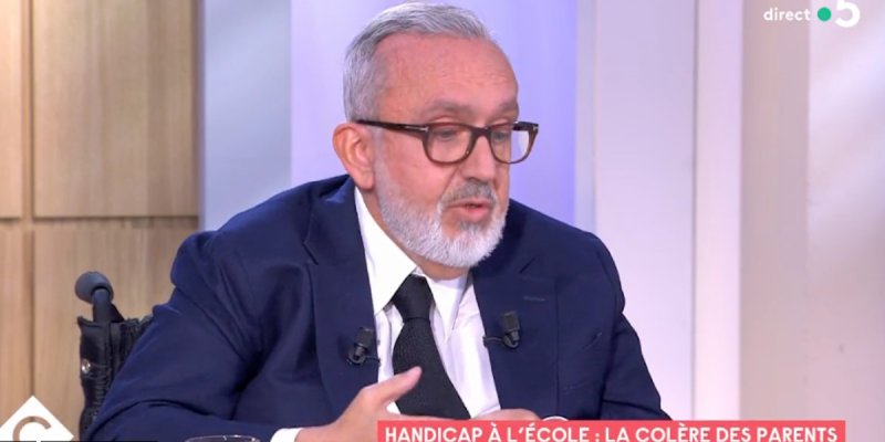 Dominique Farrugia soutient la série "Rien ne t'efface" malgré la maladie