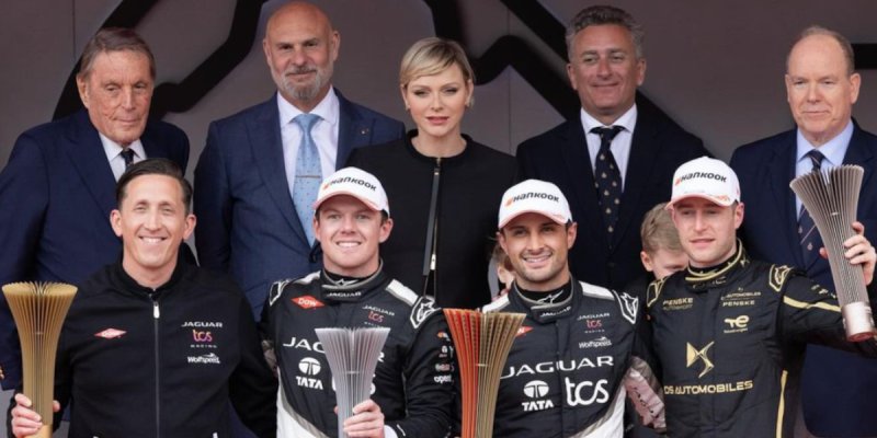 Éblouissante Charlène de Monaco : Sa tenue de 7100 euros fait sensation à l'E-Prix
