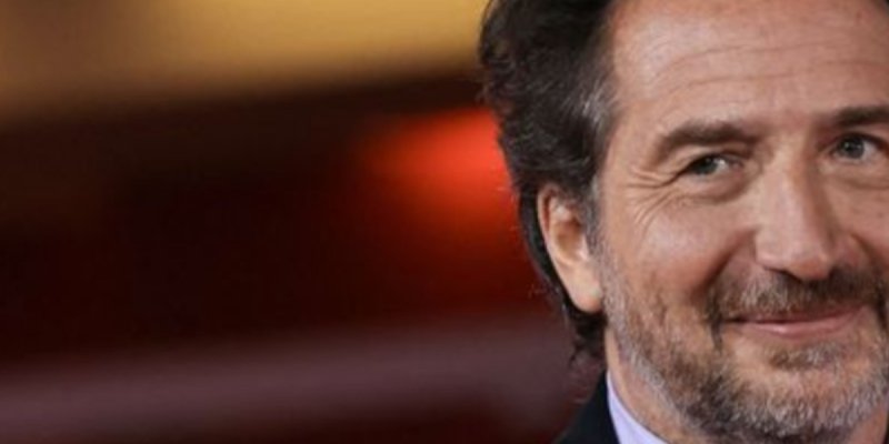 Agressions sexuelles : Édouard Baer brisé par les accusations