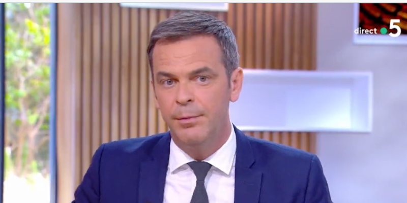 Anne-Elisabeth Lemoine moque Olivier Véran après une grosse bourde sur C à Vous