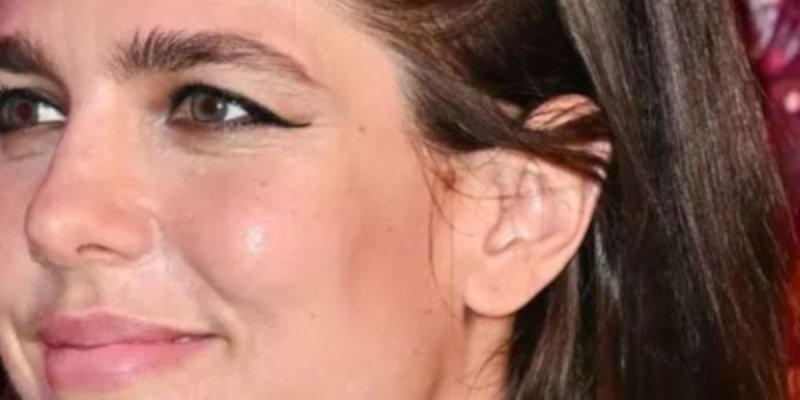 « Elle n'a pas l'air heureuse », l'apparition de Charlotte Casiraghi n'a pas fait l'unanimité au Bal de la Rose