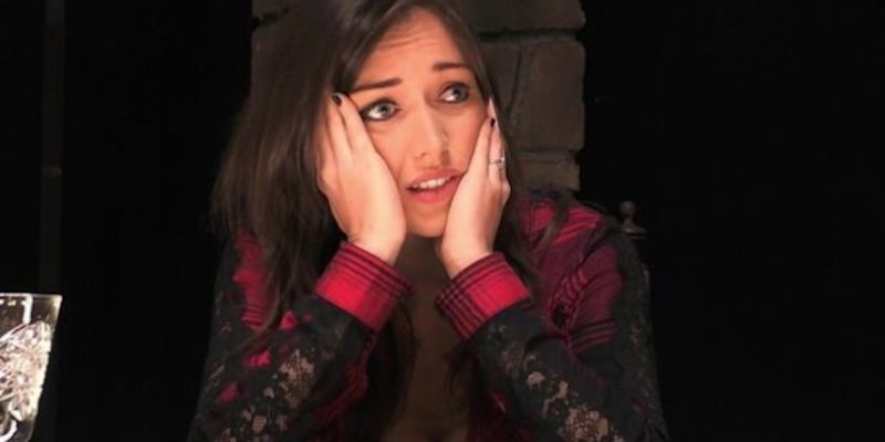 Elsa Esnoult trahie dans les Traitres, le geste classe de Clémence Castel et David Douillet