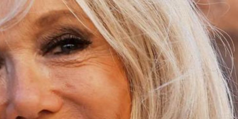 Emmanuel Macron taraudé à Alger - Promesse faite à Brigitte « isolée » au Touquet
