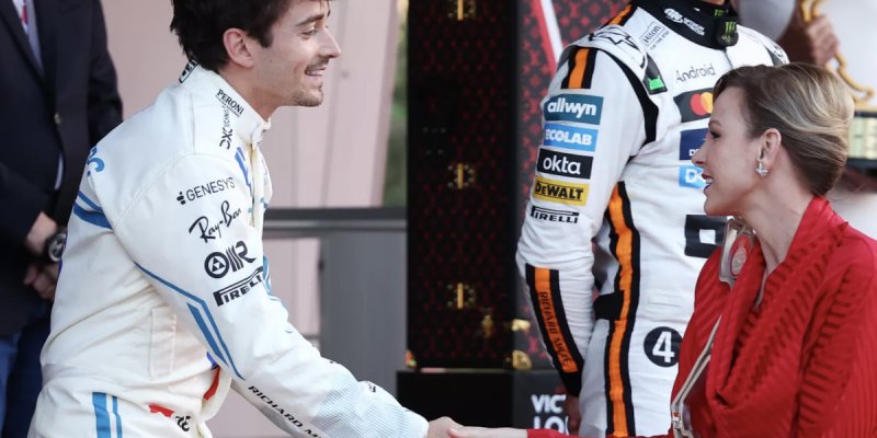 En rouge éclatant, Charlène de Monaco éclipse Charles Leclerc au Grand Prix !