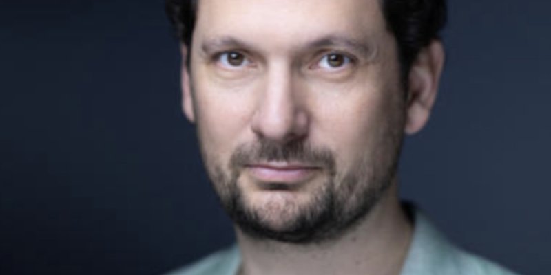 Éric Antoine, comment il est tombé amoureux de Gennifer Demey ?
