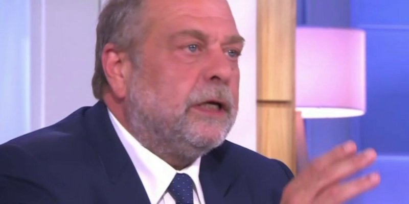 Éric Dupond-Moretti et Anne-Elisabeth Lemoine : le ministre se décompose dans "C à vous"