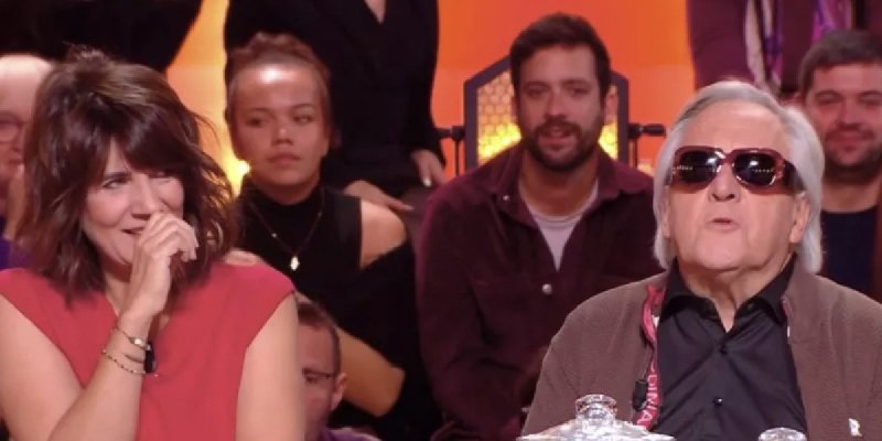 Estelle Denis en fou rire après une chute de Gilbert Montagné