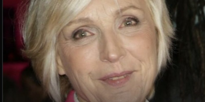 Évelyne Dhéliat : une anecdote touchante sur Johnny Hallyday