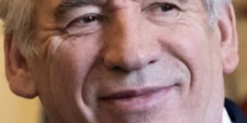 François Bayrou panique face aux révélations de sa fille