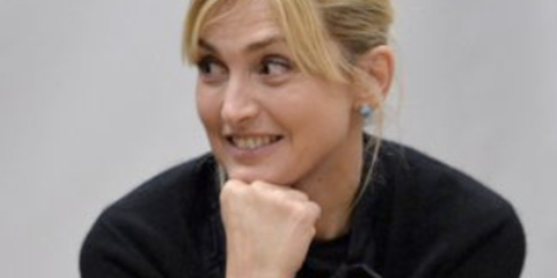 François Hollande et Julie Gayet ignorent les commentaires assassins !