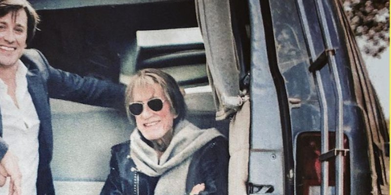 Françoise Hardy immobilisée à Paris - son fils Thomas en renfort