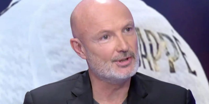 Frank Leboeuf tacle violemment Adriana Karembeu et Marc Lavoine