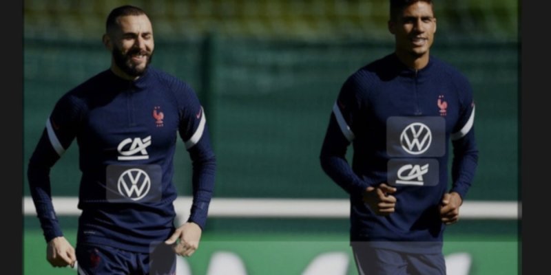 « Fumier de haut standing » Karim Benzema rend hommage à Raphaël Varane qui prend sa retraite