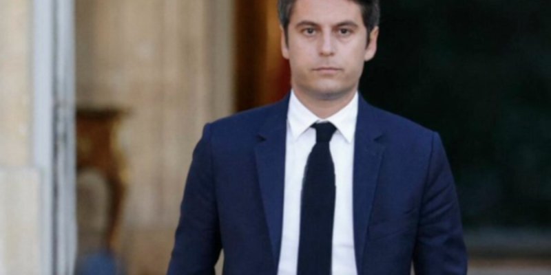 Gabriel Attal : La question surprenante qu'il a posée à Léon Marchand
