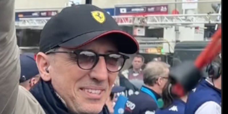 Gad Elmaleh avec Raphaël aux 24 Heures du Mans : Où est passée Bérénice ? (vidéo)