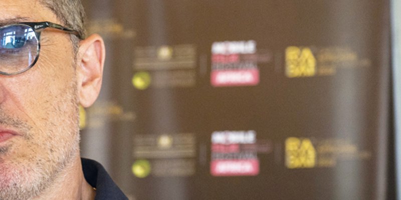 Gad Elmaleh en couple avec Bérénice : fini le célibat et l'oubli de Charlotte Casiraghi, il officialise
