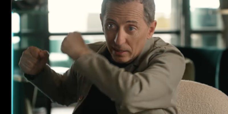 Gad Elmaleh : intervention musclée de la police, un fan arrêté en plein spectacle